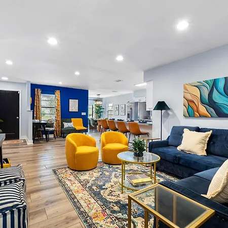 Outdoor Games, Firepit, King Bed, Bbq Grill, Close To Downtown And Attractions